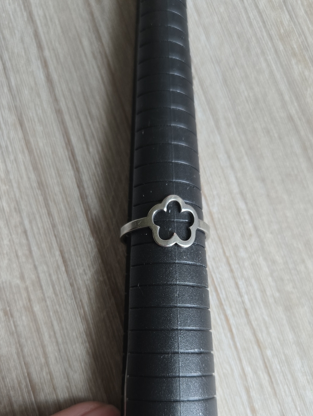 Sterling Silver Clover Outline Ring in Silver
